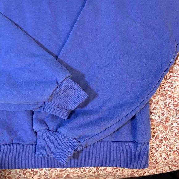 Hollister Purple Crewneck Sweatshirt Size Medium - Picture 4 of 6